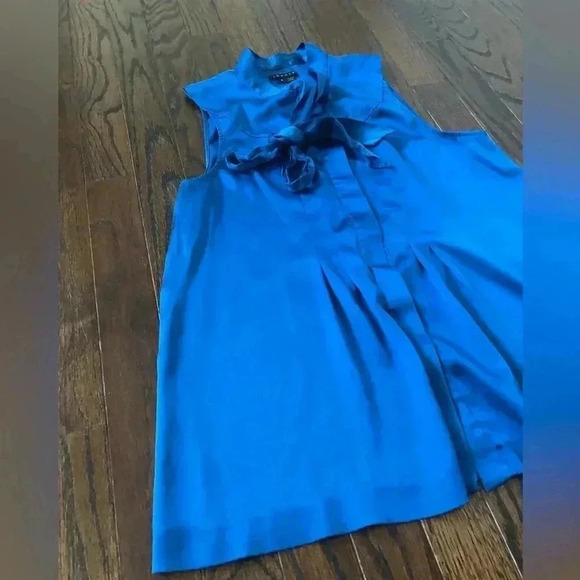 Theory Women’s S Blue Silk Pleated Button-Down Sleeveless Blouse - EUC! - Picture 2 of 9